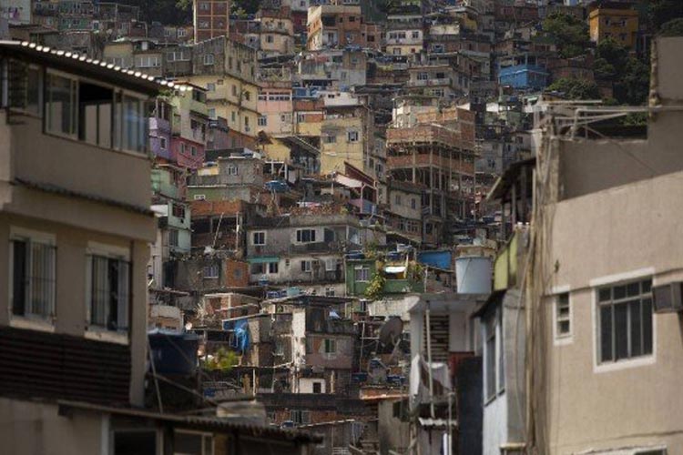 Rio de Janeiro tem mais bandidos do que PMs nas ruas, aponta relatório