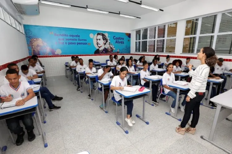Governo da Bahia nomeia mais de 1.300 professores e coordenadores