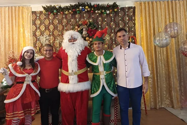 CDL inaugura Casa do Papai Noel e amplia atmosfera natalina em Brumado