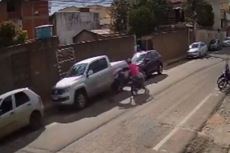Bandido derruba e assalta idosa de 72 anos em Guanambi