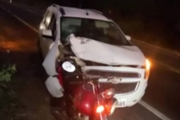 Idoso morre após moto que pilotava ser atingida por carro na BR-330