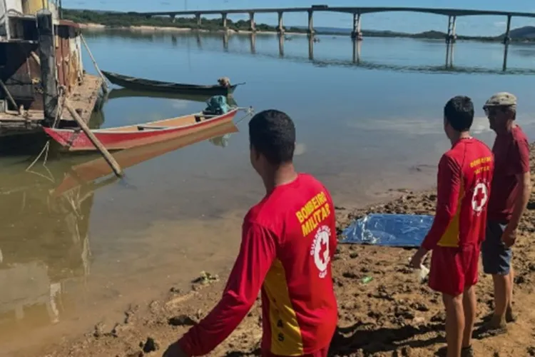 Ibotirama: Corpo de homem é encontrado embaixo de embarcação no Rio São Francisco