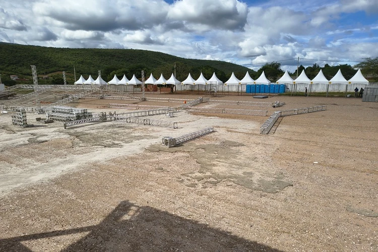 Brumado: Parque de Exposições recebe mega estrutura para a Cavalgada dos Santos Reis