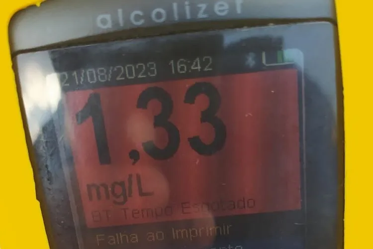 Caetité: PRF flagra condutor com alcoolemia 30x superior ao tolerado pelo bafômetro