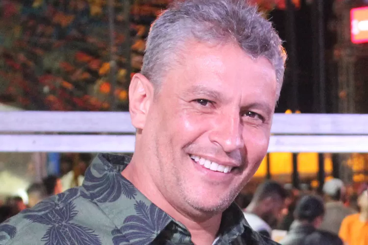 Desprestigiado, vice confirma rompimento com prefeito de Guanambi
