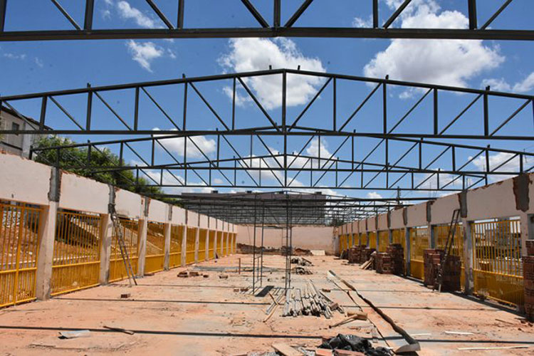 Governo de Caculé inicia obras da cobertura do mercado municipal