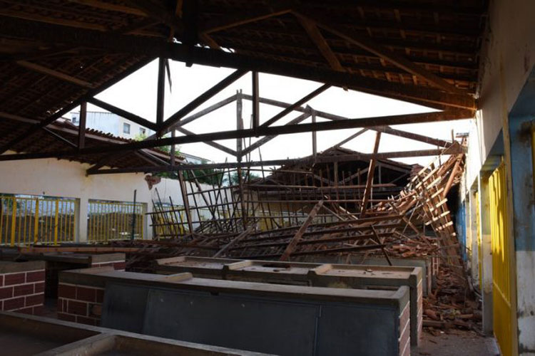 Cobertura do Mercado Municipal desaba em Caculé