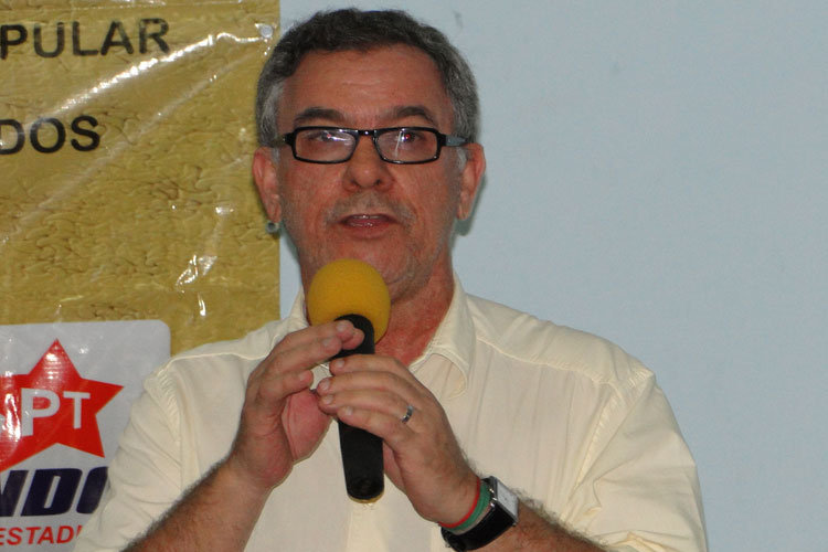 Waldenor Pereira destina veículos para a saúde em Anagé