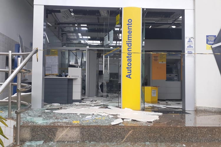 Grupo armado explode agência bancária na Chapada Diamantina e unidade fecha