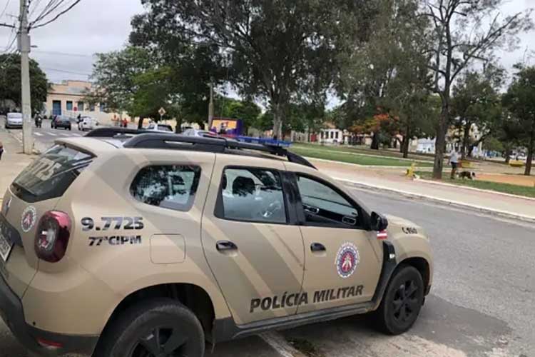 Polícia Militar prende foragido da justiça que praticava assaltos em Vitória da Conquista