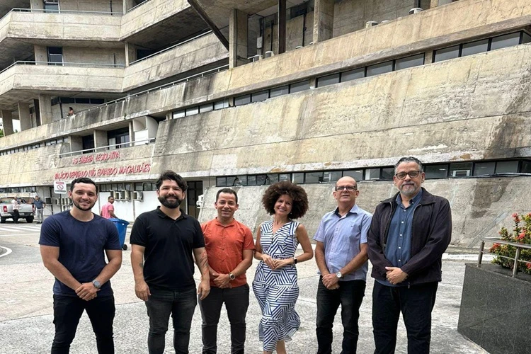 Representantes da comunidade surda participam de reunião na AL-BA