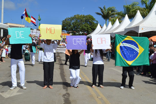 Feriado de 2 de julho é comemorado com desfile no município de Caetité