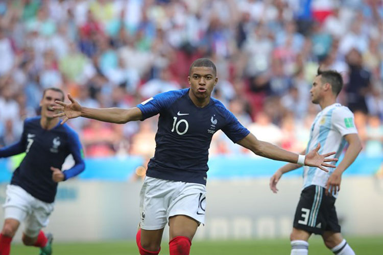 França bate Argentina e se garante nas quartas da Copa do Mundo 2018