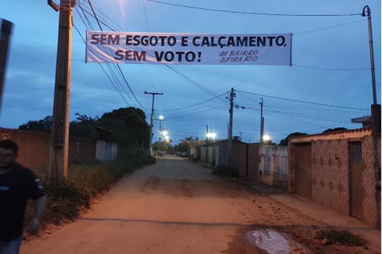 Livramento de Nossa Senhora: Moradores do Bairro Beira Rio ironizam falta de pavimentação
