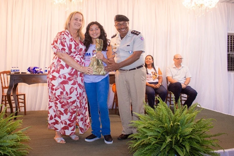 Mais de 300 alunos se formam no Proerd em Livramento de Nossa Senhora