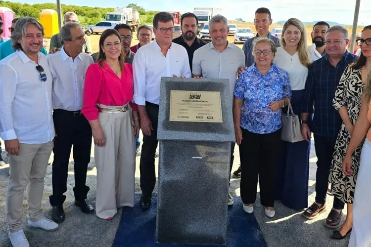 Prefeitura de Guanambi lança pedra fundamental para construção da unidade do Sesi