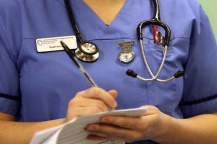 Plano do Ministério da Saúde prevê que enfermeiro faça consultas e prescreva remédios