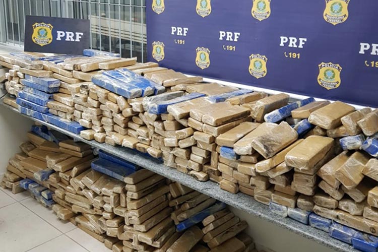 Carga de maconha que seria entregue em Guanambi é apreendida pela PRF