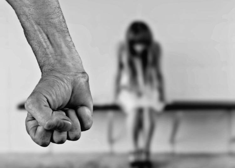 Homem é preso suspeito de abusar sexualmente das filhas em Santo Antônio de Jesus