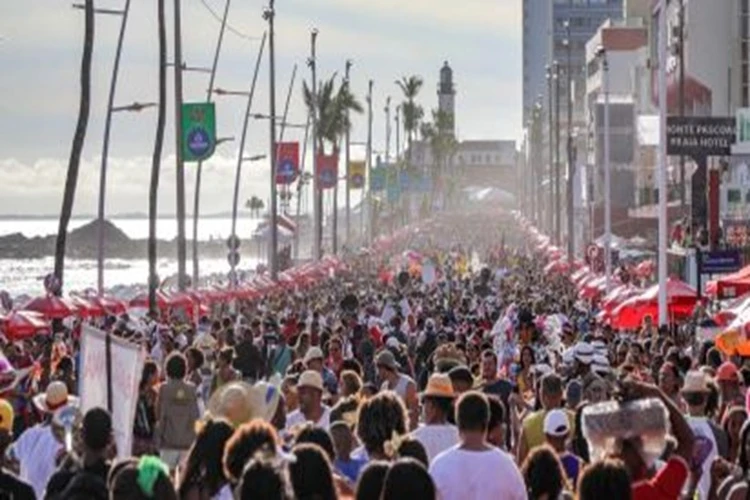 Carnaval deve movimentar R$ 18,6 bilhões e impulsionar o turismo em todo o Brasil