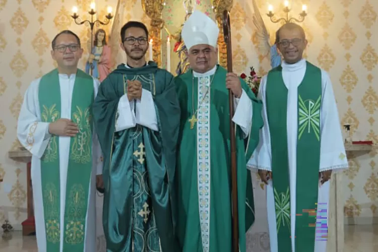 Padre Lely Almeida é empossado na paróquia de Igaporã