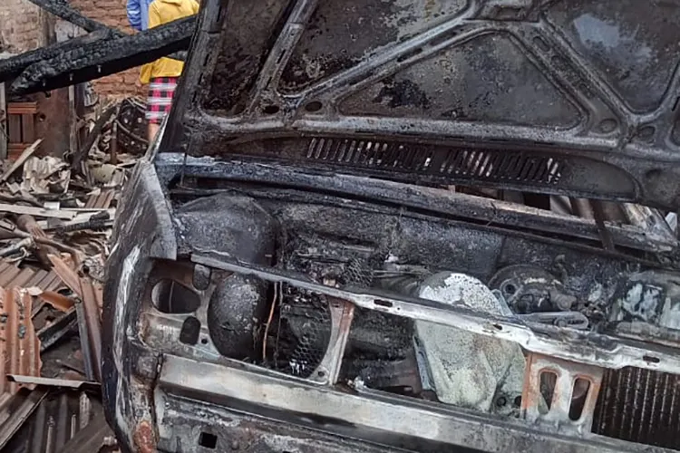 Tanhaçu: Incêndio é registrado em oficina e dois veículos são queimados