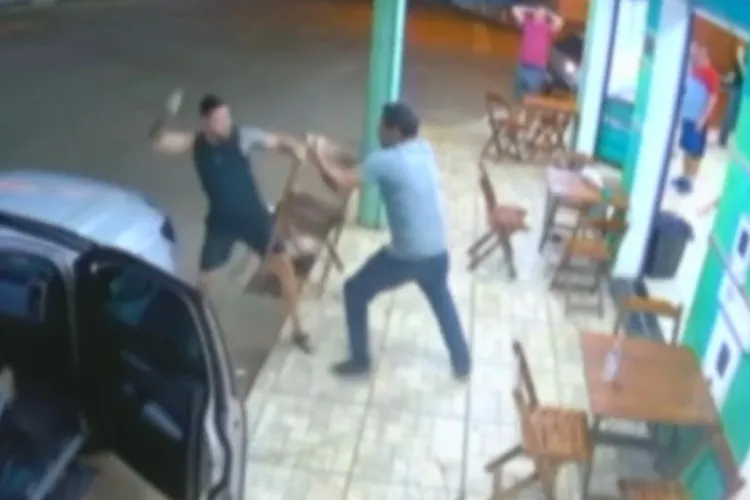 Homem morre com facada no pescoço após briga em sorveteria em Anápolis