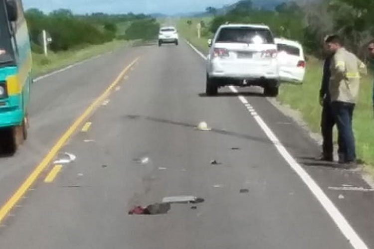 Brumado: Colisão entre carro e moto termina com morte de idoso que pilotava sem capacete na BA-148