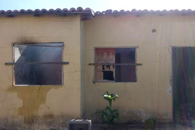 Aracatu: Adolescente de 17 anos ateia fogo na casa da própria mãe