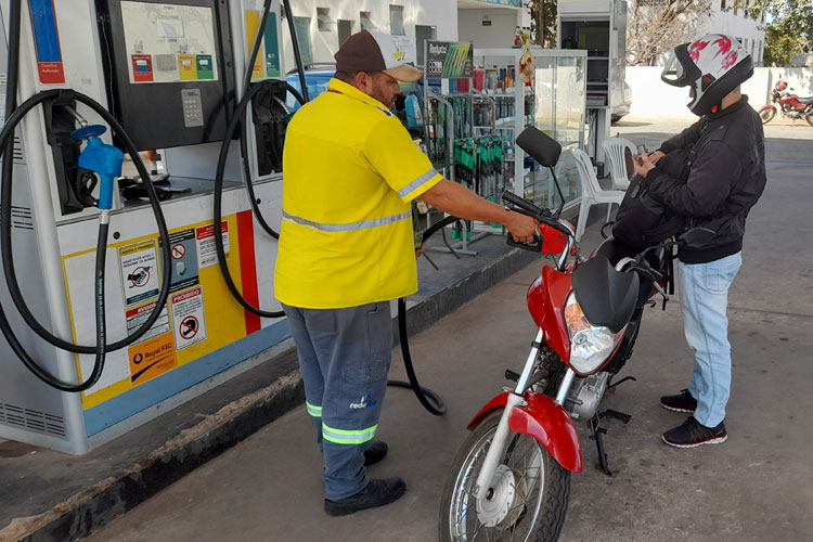 #Bahia: Gasolina a R$ 5,74 anima consumidores em Brumado