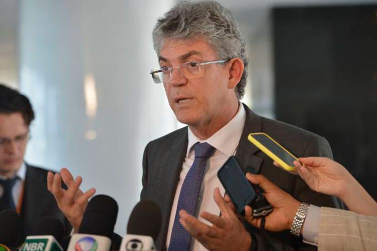 Operação Calvário: Ex-governador da Paraíba é preso pela Polícia Federal ao voltar ao Brasil