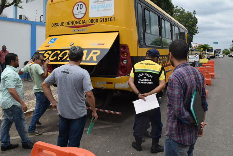 Frota ‘a caminho da escola’ passa por vistoria do transporte escolar em Brumado