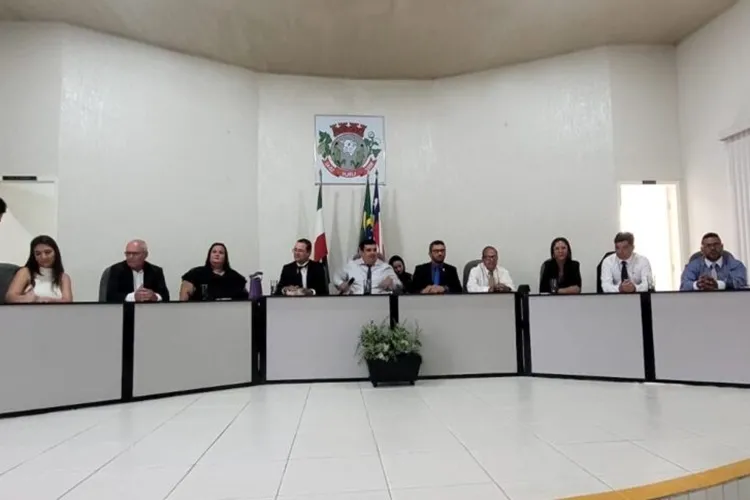 Câmara de Iuiu empossa dois novos vereadores após petistas serem cassados pelo TSE