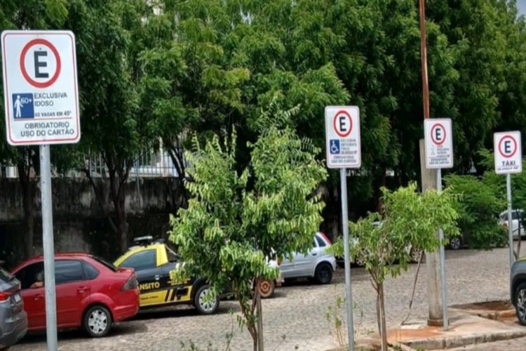 Brumado reforça sinalização no Hospital Municipal para o uso correto de vagas exclusivas