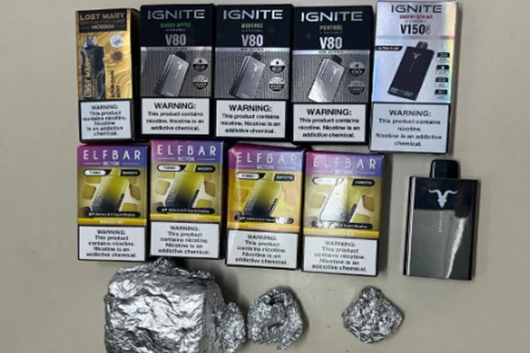 Rondesp Meio Oeste apreende drogas e cigarros eletrônicos em Iuiu
