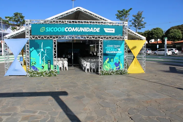 Sicoob Comunidade apresenta palestra lúdica sobre educação financeira paras alunos de Brumado