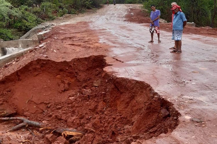 Brumado: Moradores cobram conclusão da obra da ponte de acesso a comunidade do Jacaré