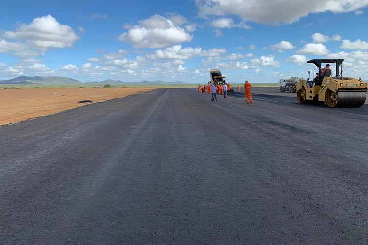 Construção do aeroporto de Bom Jesus da Lapa ajuda a manter economia baiana em movimento