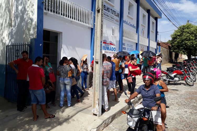 Centenas de brumadenses enfrentaram fila para se escreverem na seletiva da Sesoc