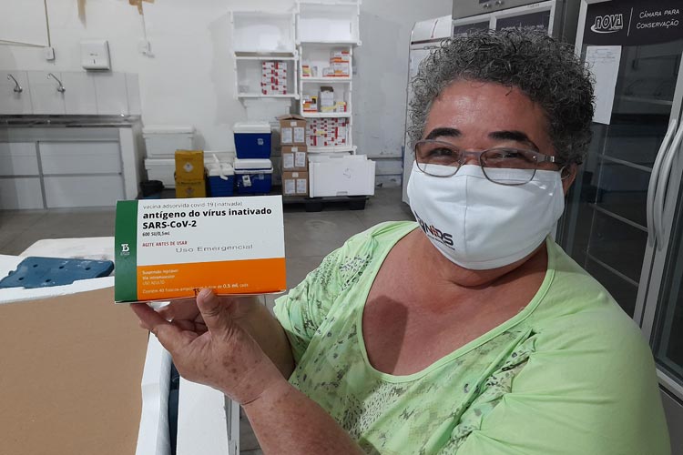 Brumado recebe 627 doses da vacina e inicia primeiras imunizações com os profissionais da saúde