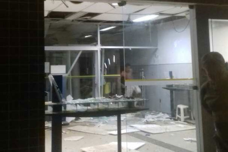 Bandidos explodem agência do Banco do Brasil, na cidade de Malhada, no Vale do São Francisco