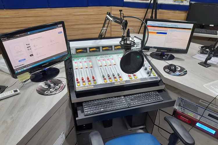 Emissoras de rádio precisam explorar as mídias sociais, diz presidente da Abraço-BA