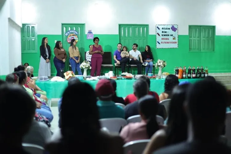 Prefeitura de Brumado realiza aula inaugural do Programa Brasil Alfabetizado