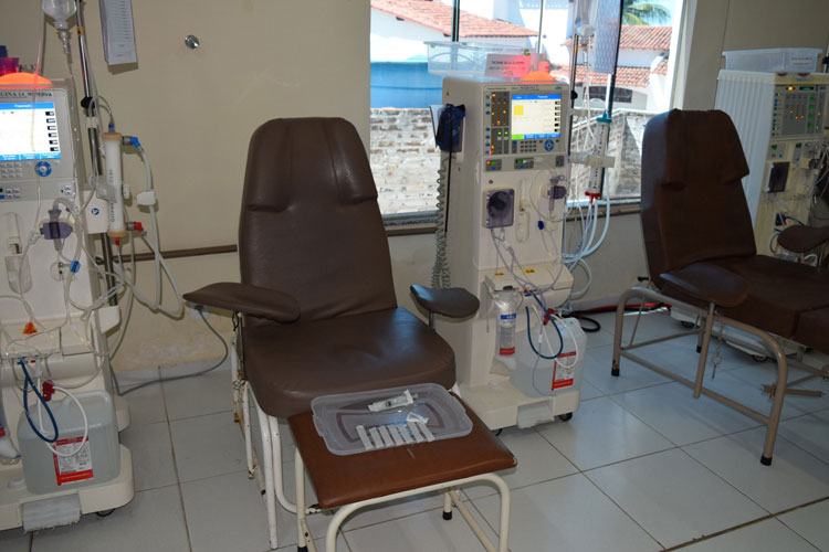 Brumado: Desestruturado, pacientes aguardam nova empresa que irá assumir a clínica de hemodiálise