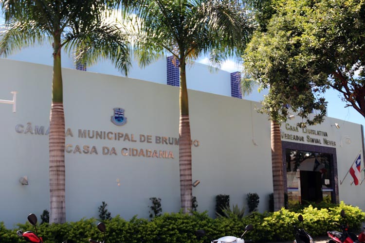 Câmara de Brumado devolve quase R$ 900 mil para prefeitura municipal