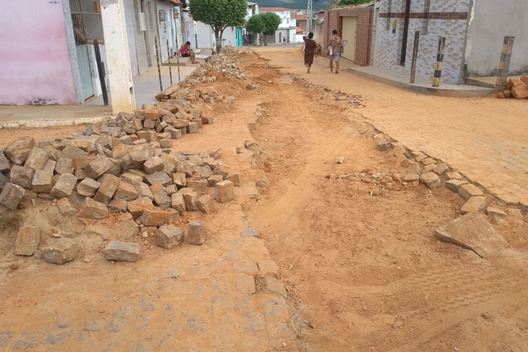 Brumado: Obras inacabadas na Roque Ribas revoltam moradores