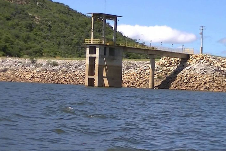 Deputado denuncia descarte de dejetos hospitalares na Barragem do Zabumbão em Paramirim