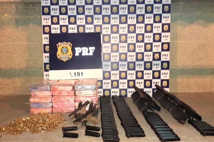 PRF apreende pistolas, carregadores, munições e quase 50 kg de crack em Vitória da Conquista