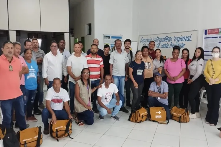 Governo do Estado entrega kits de combate à dengue a agentes de endemias em Brumado
