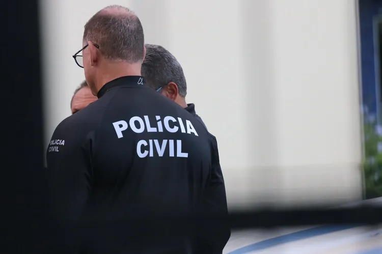 Integrante de grupo criminoso é flagrado com arma e munições em Jequié